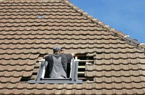 Pose de velux - La Ville-ès-Nonais